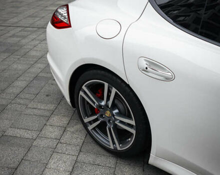 Белый Порше Панамера, объемом двигателя 4.81 л и пробегом 129 тыс. км за 26000 $, фото 2 на Automoto.ua