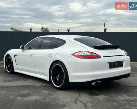 Белый Порше Панамера, объемом двигателя 4.81 л и пробегом 168 тыс. км за 21900 $, фото 3 на Automoto.ua