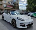 Білий Порше Panamera, об'ємом двигуна 3 л та пробігом 65 тис. км за 31800 $, фото 5 на Automoto.ua