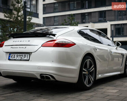 Белый Порше Панамера, объемом двигателя 4.81 л и пробегом 129 тыс. км за 26000 $, фото 25 на Automoto.ua