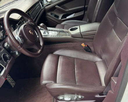 Білий Порше Panamera, об'ємом двигуна 4.81 л та пробігом 87 тис. км за 33000 $, фото 6 на Automoto.ua