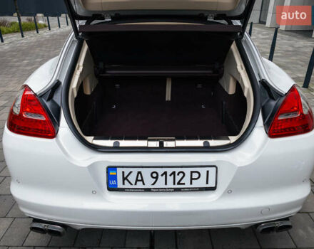 Белый Порше Панамера, объемом двигателя 4.81 л и пробегом 129 тыс. км за 26000 $, фото 10 на Automoto.ua