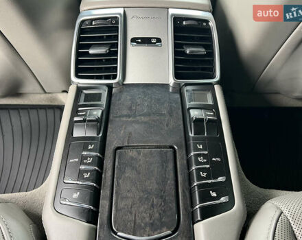 Белый Порше Панамера, объемом двигателя 4.81 л и пробегом 168 тыс. км за 21900 $, фото 7 на Automoto.ua