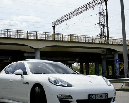 Білий Порше Panamera, об'ємом двигуна 3 л та пробігом 157 тис. км за 28999 $, фото 3 на Automoto.ua