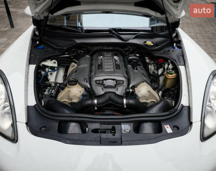 Белый Порше Панамера, объемом двигателя 4.81 л и пробегом 129 тыс. км за 26000 $, фото 65 на Automoto.ua