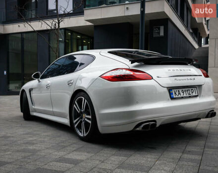 Белый Порше Панамера, объемом двигателя 4.81 л и пробегом 129 тыс. км за 26000 $, фото 5 на Automoto.ua