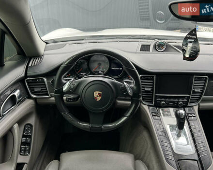 Белый Порше Панамера, объемом двигателя 4.81 л и пробегом 168 тыс. км за 21900 $, фото 8 на Automoto.ua