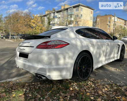 Білий Порше Panamera, об'ємом двигуна 4.81 л та пробігом 160 тис. км за 29999 $, фото 1 на Automoto.ua