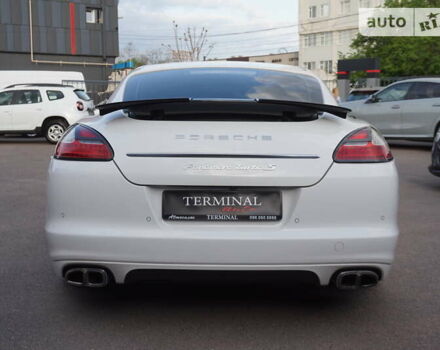 Білий Порше Panamera, об'ємом двигуна 4.81 л та пробігом 106 тис. км за 36500 $, фото 6 на Automoto.ua