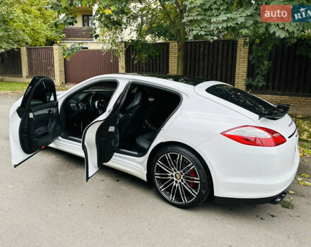 Белый Порше Панамера, объемом двигателя 4.8 л и пробегом 97 тыс. км за 22900 $, фото 20 на Automoto.ua