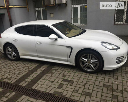 Білий Порше Panamera, об'ємом двигуна 4.8 л та пробігом 92 тис. км за 27000 $, фото 1 на Automoto.ua