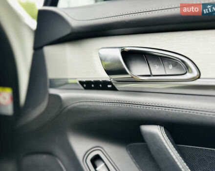 Белый Порше Панамера, объемом двигателя 4.8 л и пробегом 97 тыс. км за 22900 $, фото 40 на Automoto.ua