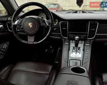 Білий Порше Panamera, об'ємом двигуна 4.81 л та пробігом 130 тис. км за 24850 $, фото 17 на Automoto.ua