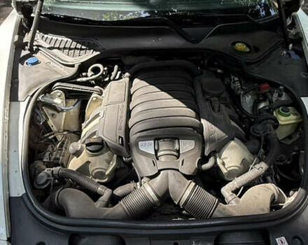 Білий Порше Panamera, об'ємом двигуна 4.81 л та пробігом 68 тис. км за 28500 $, фото 24 на Automoto.ua