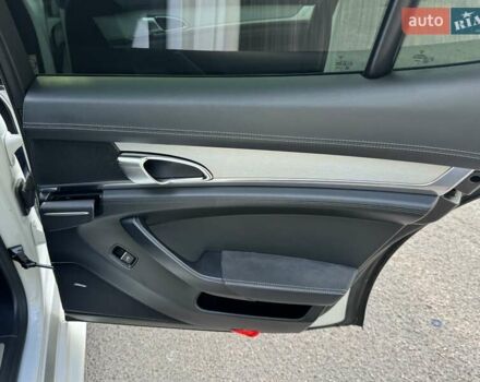 Білий Порше Panamera, об'ємом двигуна 4.81 л та пробігом 137 тис. км за 28500 $, фото 13 на Automoto.ua