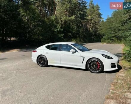 Белый Порше Панамера, объемом двигателя 4.81 л и пробегом 105 тыс. км за 25000 $, фото 5 на Automoto.ua