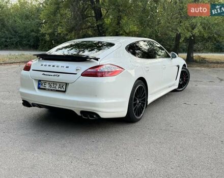 Білий Порше Panamera, об'ємом двигуна 4.81 л та пробігом 137 тис. км за 28500 $, фото 6 на Automoto.ua