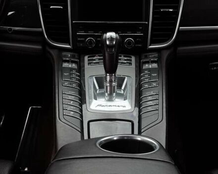 Білий Порше Panamera, об'ємом двигуна 4.81 л та пробігом 130 тис. км за 24850 $, фото 13 на Automoto.ua