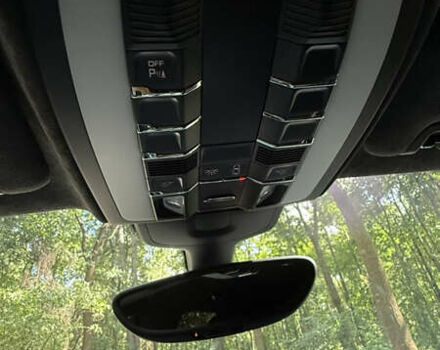 Білий Порше Panamera, об'ємом двигуна 4.81 л та пробігом 68 тис. км за 28500 $, фото 43 на Automoto.ua
