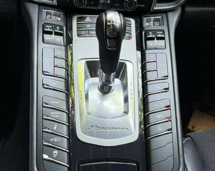 Білий Порше Panamera, об'ємом двигуна 4.81 л та пробігом 68 тис. км за 28500 $, фото 39 на Automoto.ua