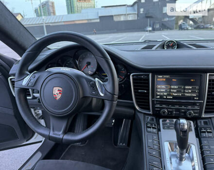 Білий Порше Panamera, об'ємом двигуна 4.81 л та пробігом 47 тис. км за 39999 $, фото 37 на Automoto.ua