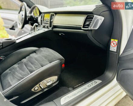 Белый Порше Панамера, объемом двигателя 4.8 л и пробегом 97 тыс. км за 22900 $, фото 41 на Automoto.ua