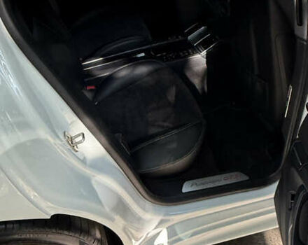 Білий Порше Panamera, об'ємом двигуна 4.81 л та пробігом 68 тис. км за 28500 $, фото 33 на Automoto.ua