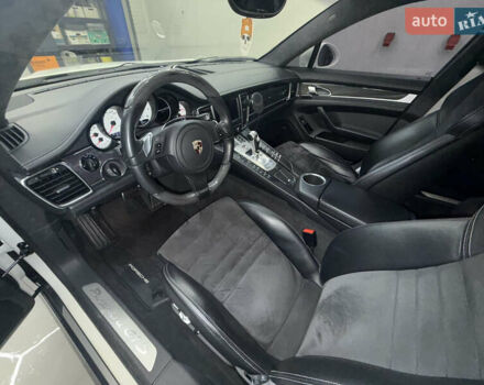 Белый Порше Панамера, объемом двигателя 4.81 л и пробегом 200 тыс. км за 24500 $, фото 13 на Automoto.ua