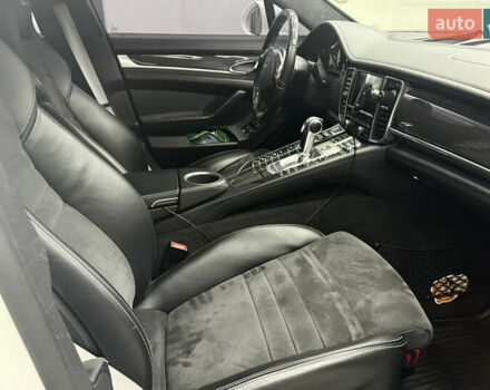 Белый Порше Панамера, объемом двигателя 4.81 л и пробегом 200 тыс. км за 24500 $, фото 12 на Automoto.ua