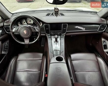 Білий Порше Panamera, об'ємом двигуна 4.81 л та пробігом 130 тис. км за 24850 $, фото 18 на Automoto.ua