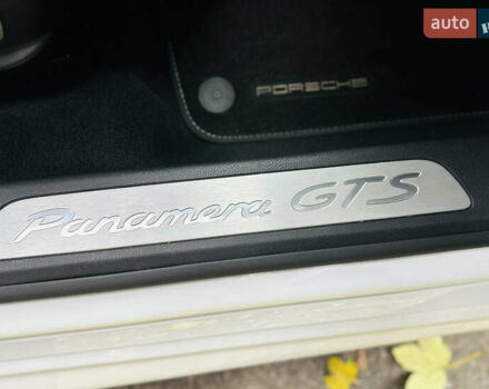 Белый Порше Панамера, объемом двигателя 4.8 л и пробегом 97 тыс. км за 22900 $, фото 47 на Automoto.ua