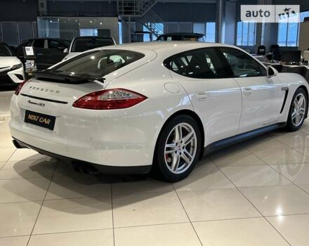 Білий Порше Panamera, об'ємом двигуна 4.81 л та пробігом 136 тис. км за 28900 $, фото 18 на Automoto.ua