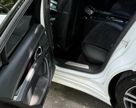 Білий Порше Panamera, об'ємом двигуна 4.81 л та пробігом 68 тис. км за 28500 $, фото 11 на Automoto.ua