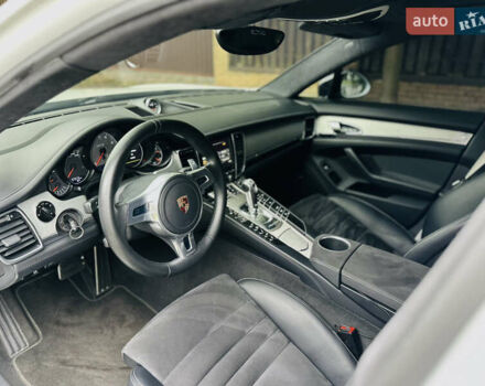 Белый Порше Панамера, объемом двигателя 4.8 л и пробегом 97 тыс. км за 22900 $, фото 21 на Automoto.ua