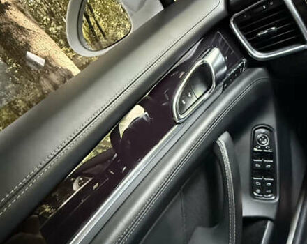 Білий Порше Panamera, об'ємом двигуна 4.81 л та пробігом 68 тис. км за 28500 $, фото 44 на Automoto.ua