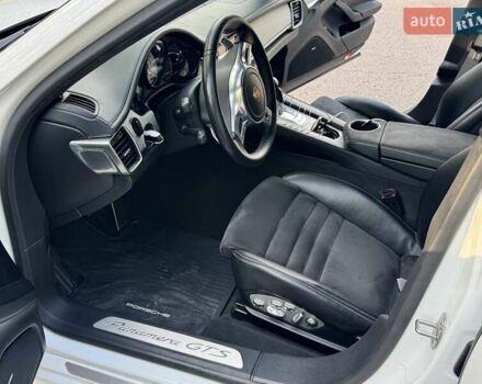 Білий Порше Panamera, об'ємом двигуна 4.81 л та пробігом 137 тис. км за 28500 $, фото 11 на Automoto.ua