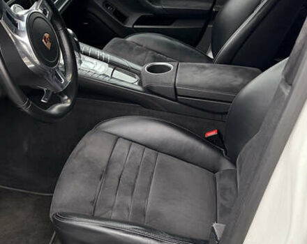 Белый Порше Панамера, объемом двигателя 4.81 л и пробегом 105 тыс. км за 25000 $, фото 6 на Automoto.ua
