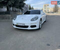 Білий Порше Panamera, об'ємом двигуна 3 л та пробігом 103 тис. км за 27600 $, фото 1 на Automoto.ua