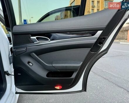 Белый Порше Панамера, объемом двигателя 3 л и пробегом 146 тыс. км за 29999 $, фото 74 на Automoto.ua