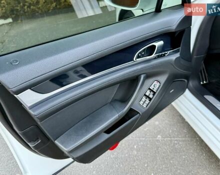 Белый Порше Панамера, объемом двигателя 3 л и пробегом 146 тыс. км за 29999 $, фото 115 на Automoto.ua