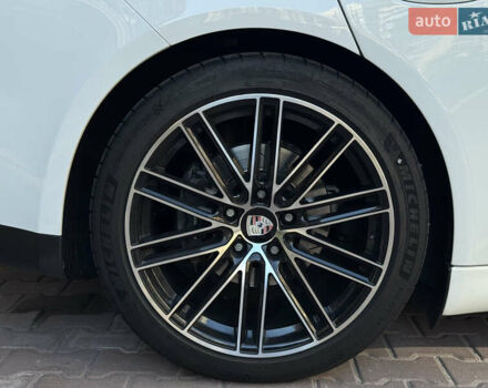 Білий Порше Panamera, об'ємом двигуна 3.61 л та пробігом 65 тис. км за 29999 $, фото 13 на Automoto.ua