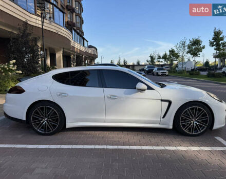 Білий Порше Panamera, об'ємом двигуна 3.61 л та пробігом 65 тис. км за 29999 $, фото 11 на Automoto.ua