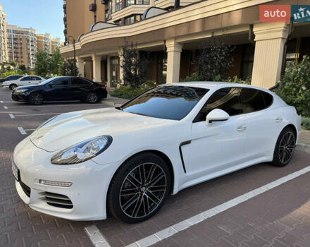 Білий Порше Panamera, об'ємом двигуна 3.61 л та пробігом 65 тис. км за 29999 $, фото 7 на Automoto.ua