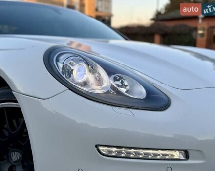 Белый Порше Панамера, объемом двигателя 3 л и пробегом 146 тыс. км за 29999 $, фото 32 на Automoto.ua