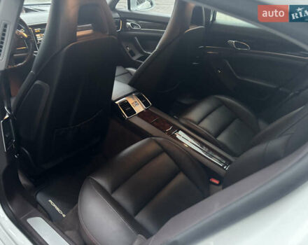 Белый Порше Панамера, объемом двигателя 3.61 л и пробегом 137 тыс. км за 22500 $, фото 17 на Automoto.ua