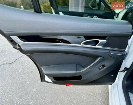 Белый Порше Панамера, объемом двигателя 3 л и пробегом 146 тыс. км за 29999 $, фото 92 на Automoto.ua