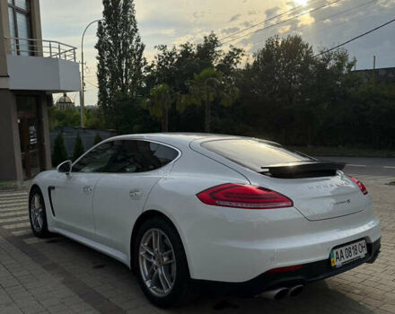 Білий Порше Panamera, об'ємом двигуна 3 л та пробігом 65 тис. км за 54000 $, фото 4 на Automoto.ua