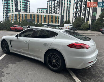 Білий Порше Panamera, об'ємом двигуна 3.61 л та пробігом 137 тис. км за 22500 $, фото 10 на Automoto.ua