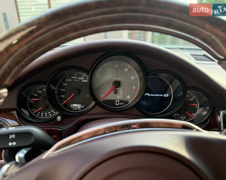 Білий Порше Panamera, об'ємом двигуна 3 л та пробігом 65 тис. км за 54000 $, фото 8 на Automoto.ua