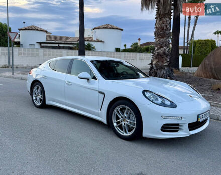 Білий Порше Panamera, об'ємом двигуна 3 л та пробігом 65 тис. км за 54000 $, фото 2 на Automoto.ua